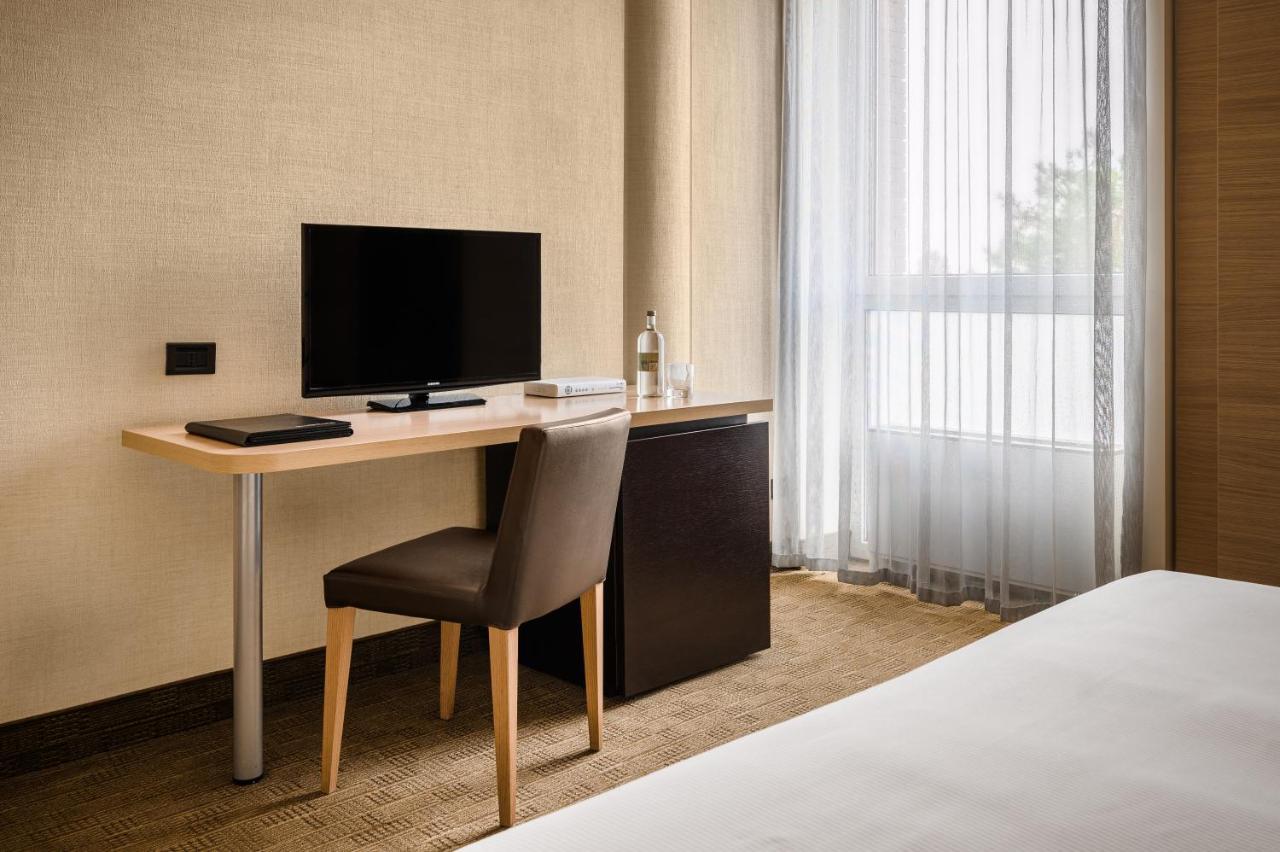 Hotel Cora Carate Brianza Buitenkant foto