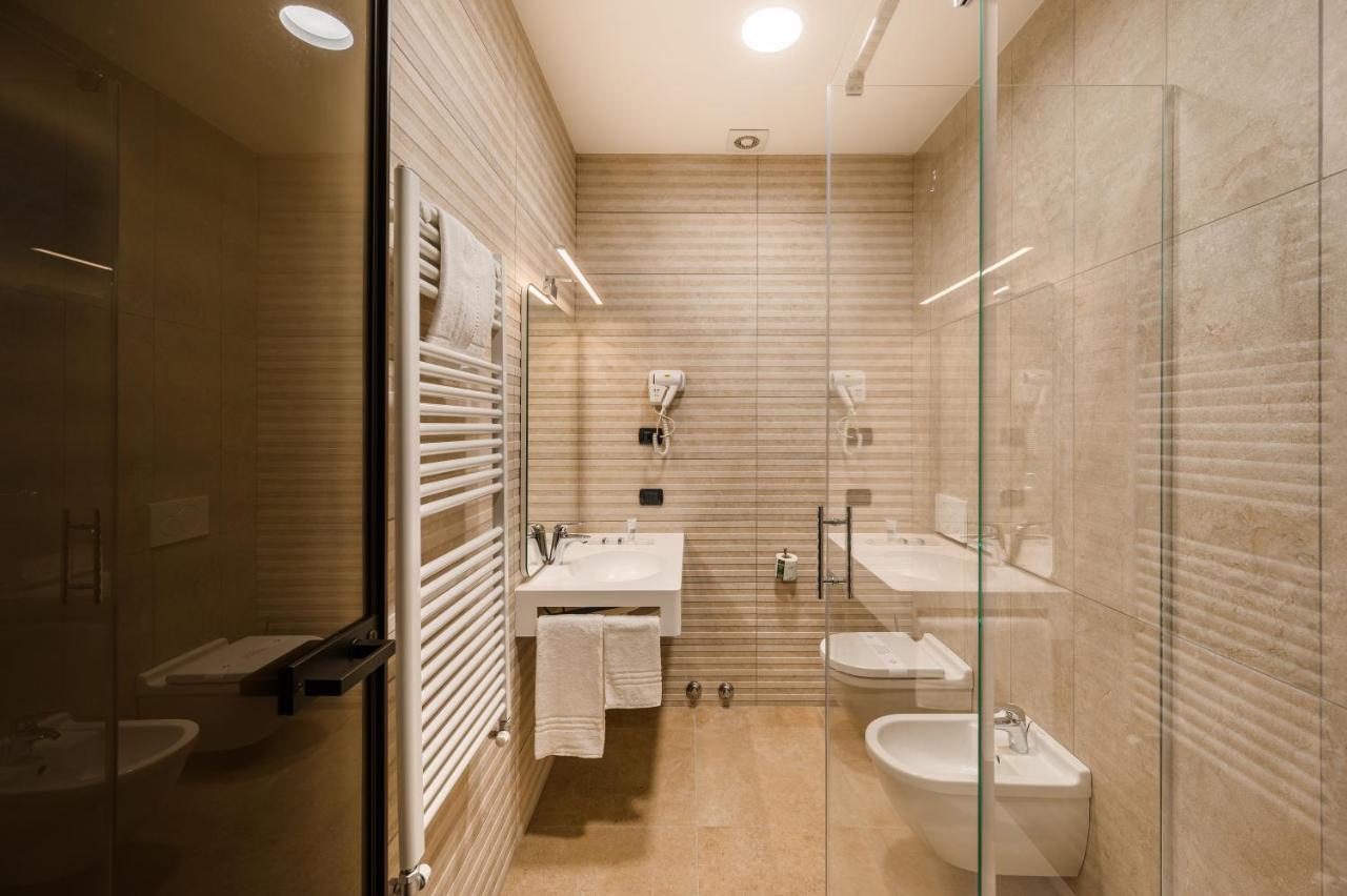 Hotel Cora Carate Brianza Buitenkant foto