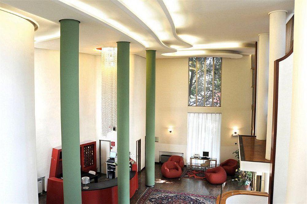 Hotel Cora Carate Brianza Buitenkant foto