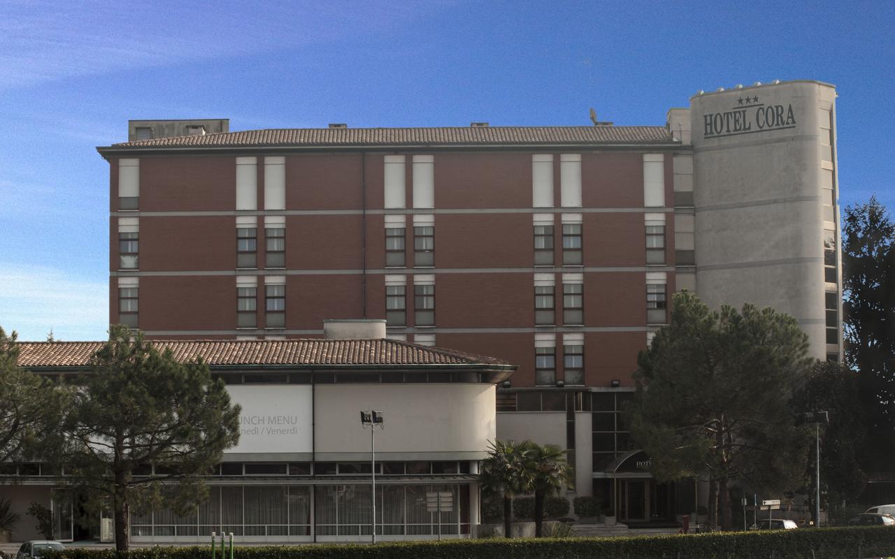 Hotel Cora Carate Brianza Buitenkant foto