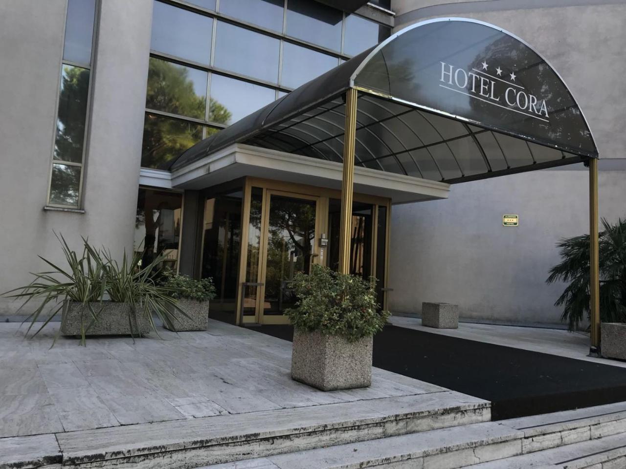 Hotel Cora Carate Brianza Buitenkant foto